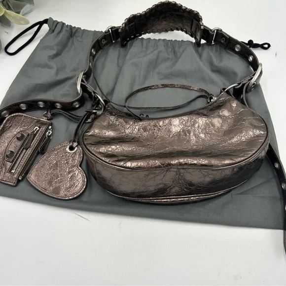 Women’s Balenciaga LE CAGOLE XS metallic leather shoulder bag - Picture 6 of 16